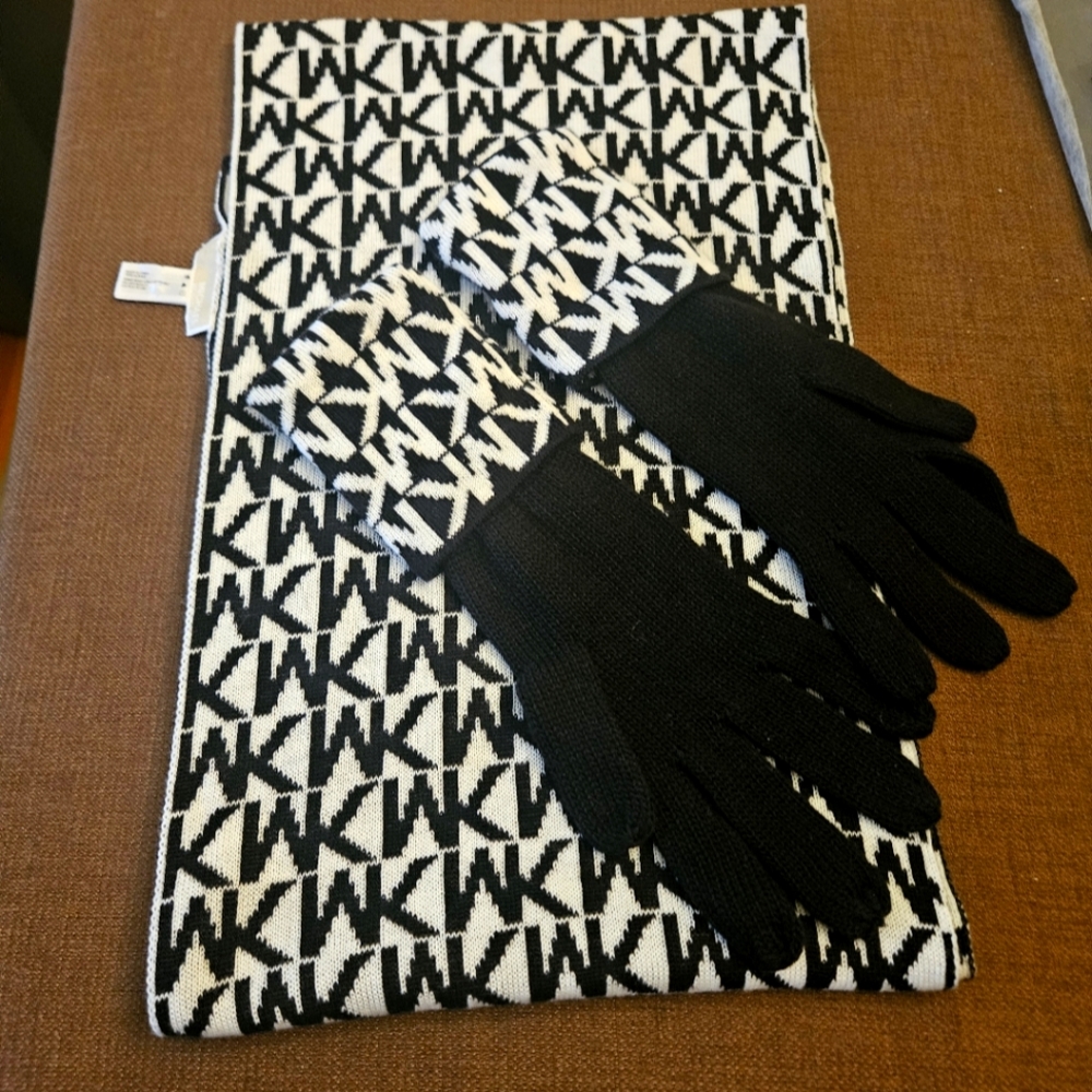 Michael Kors Monogram Black and White Scarf And Glove Set